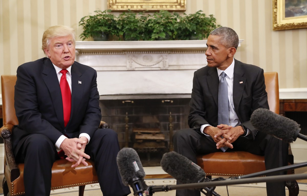 Trump arremete contra Obama tras su participación en mitin en Michigan