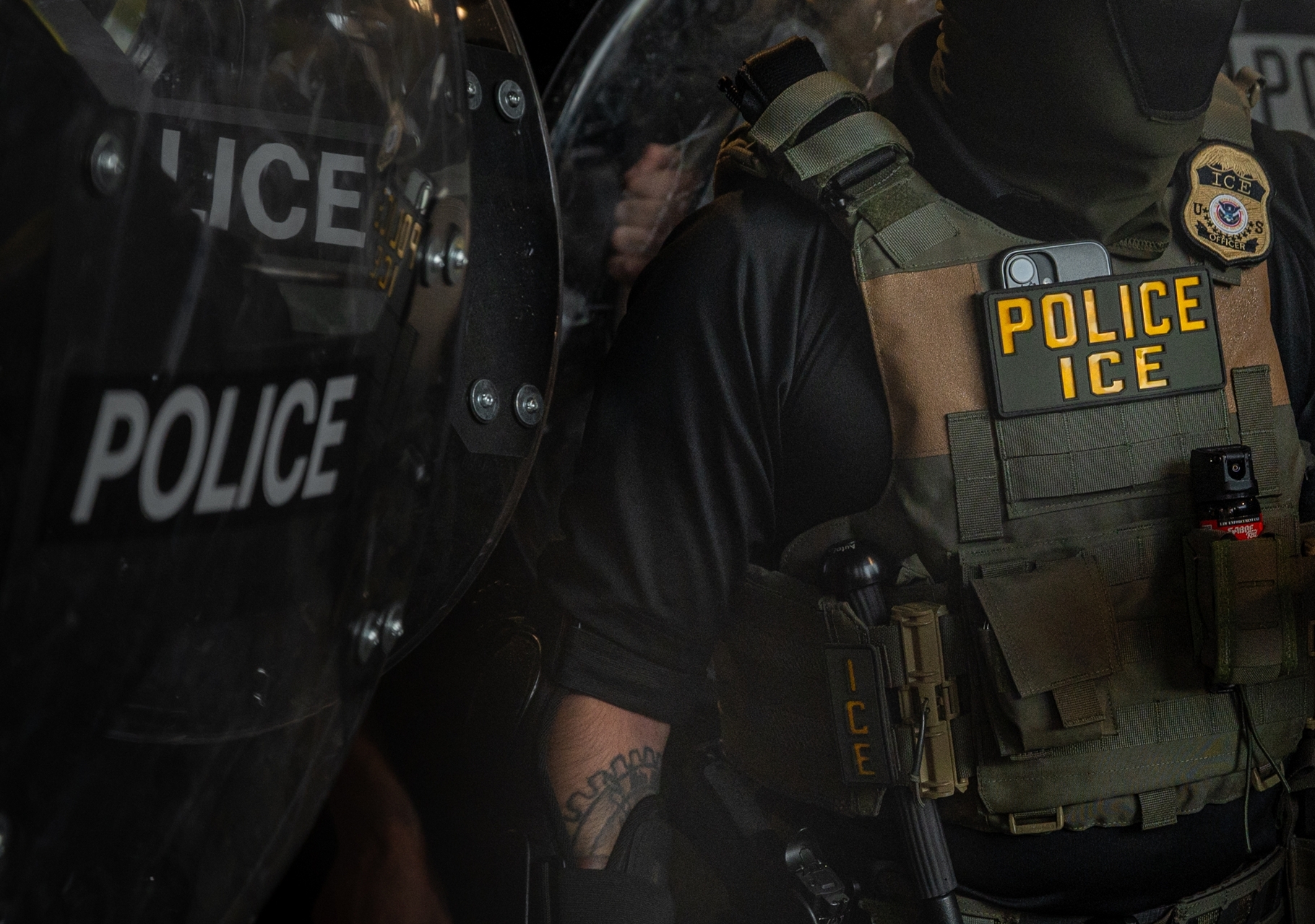 ICE buscaba detener en Texas a un migrante con antecedentes cuando sus agentes atropellaron a otro hombre