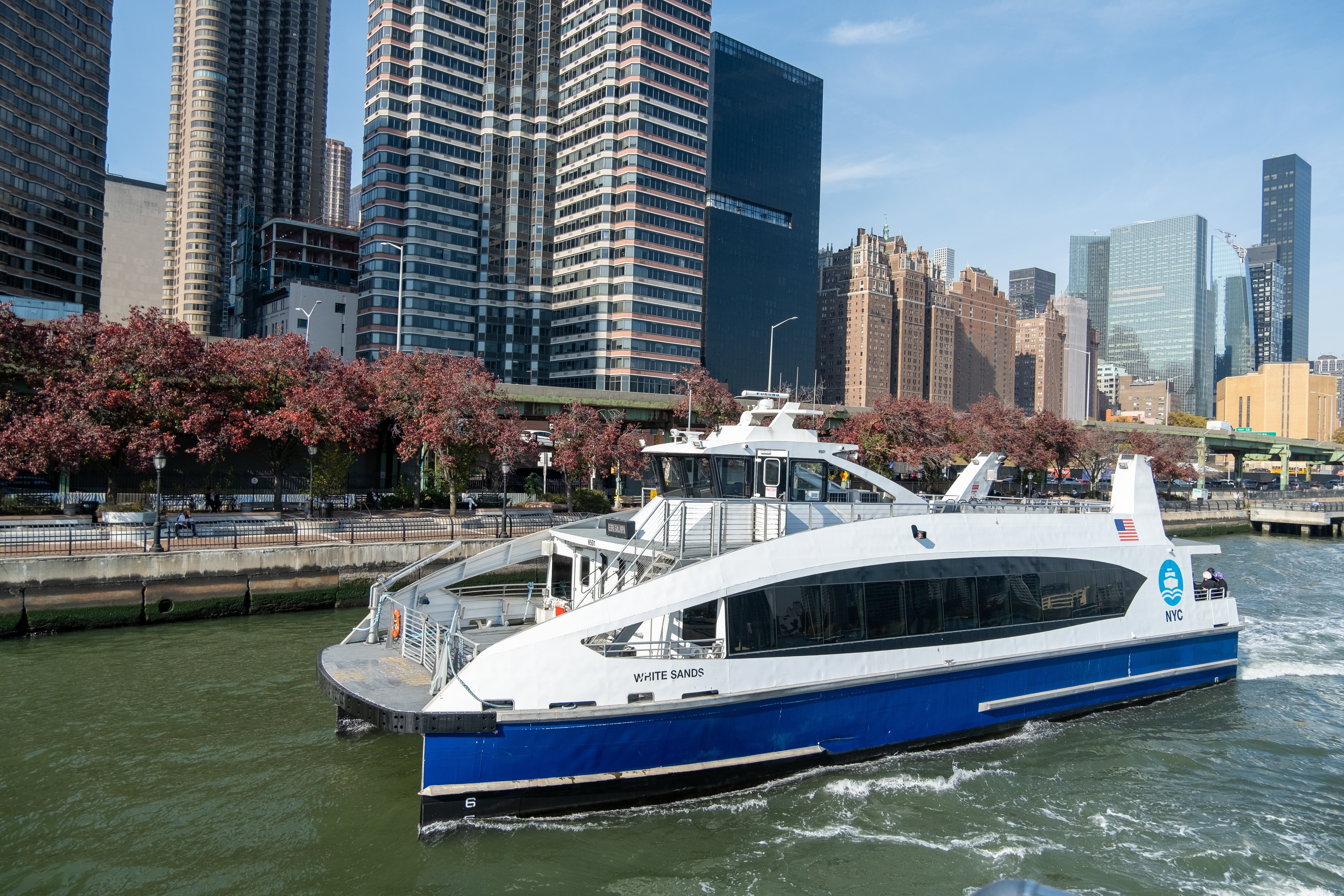 NYC Ferry subirá sus tarifas en octubre: cuánto costará el boleto y el pase de 10 viajes