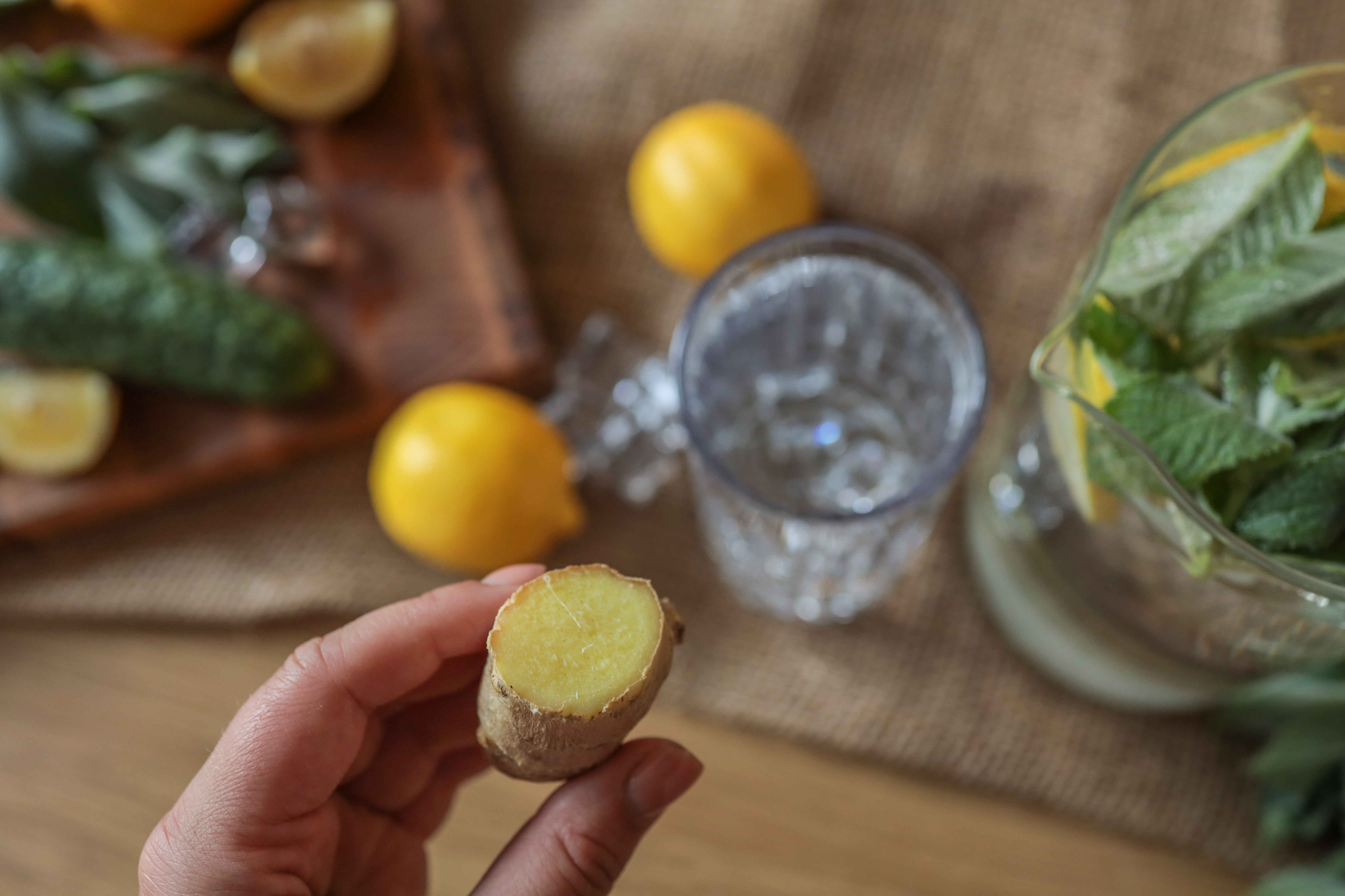 6 bebidas naturales para acelerar el tránsito intestinal y limpiar el colon