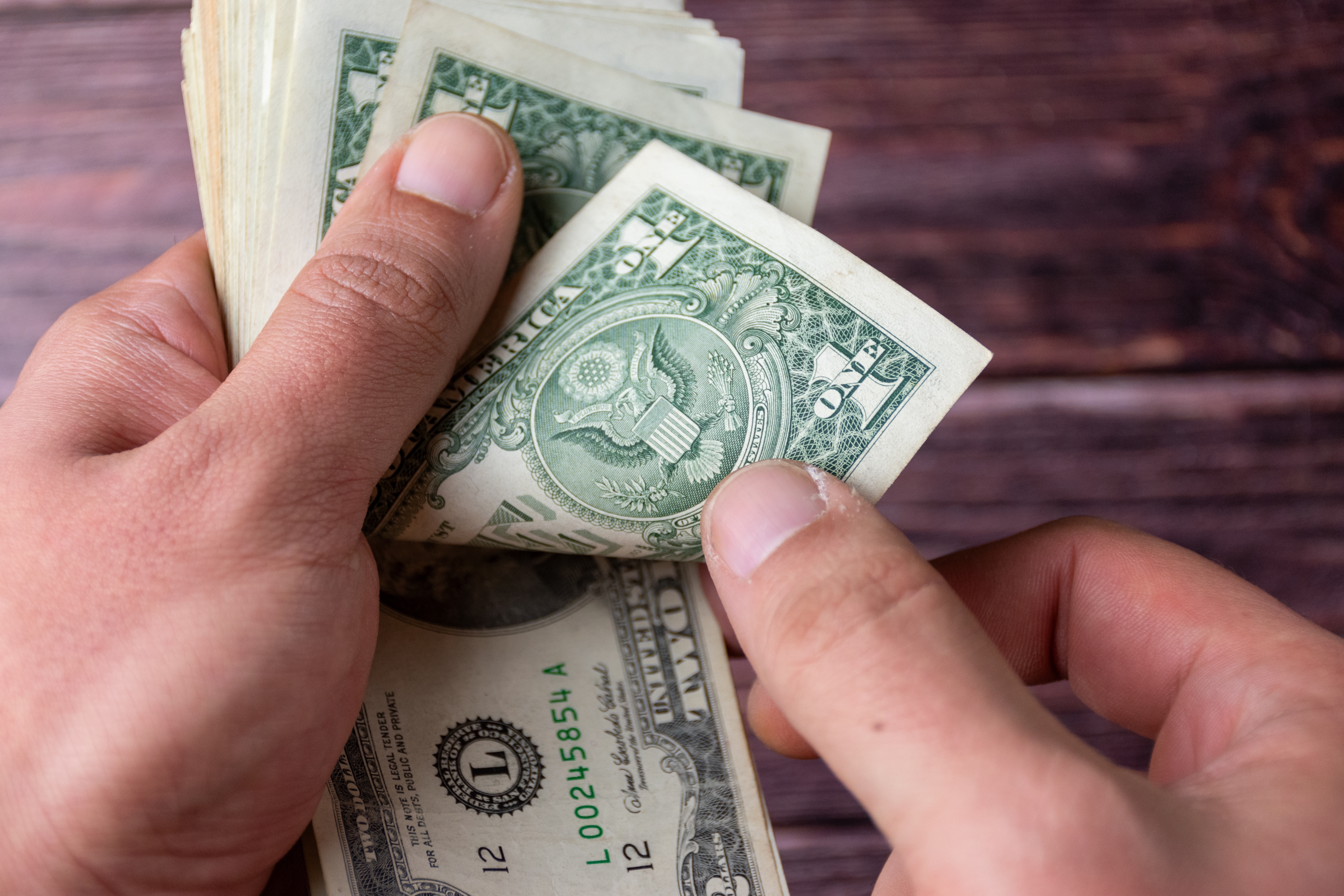 Salario mínimo en Nueva York: ¿de cuánto será en 2027?