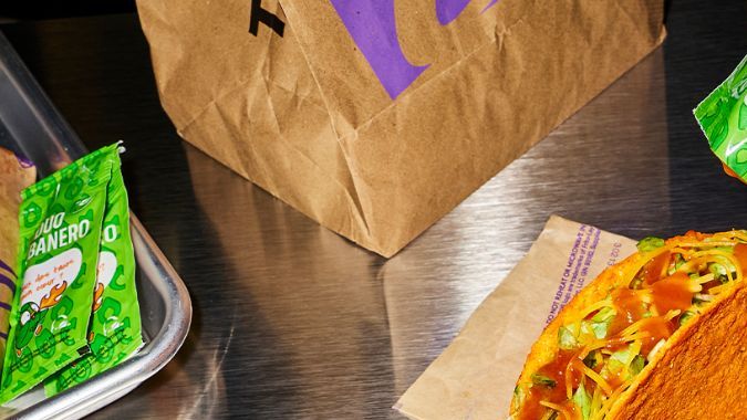 Unos deliciosos Doritos® Locos Tacos, el platillo estrella elegido para regalar la nueva salsa de habanero afrutado en los establecimientos participantes.