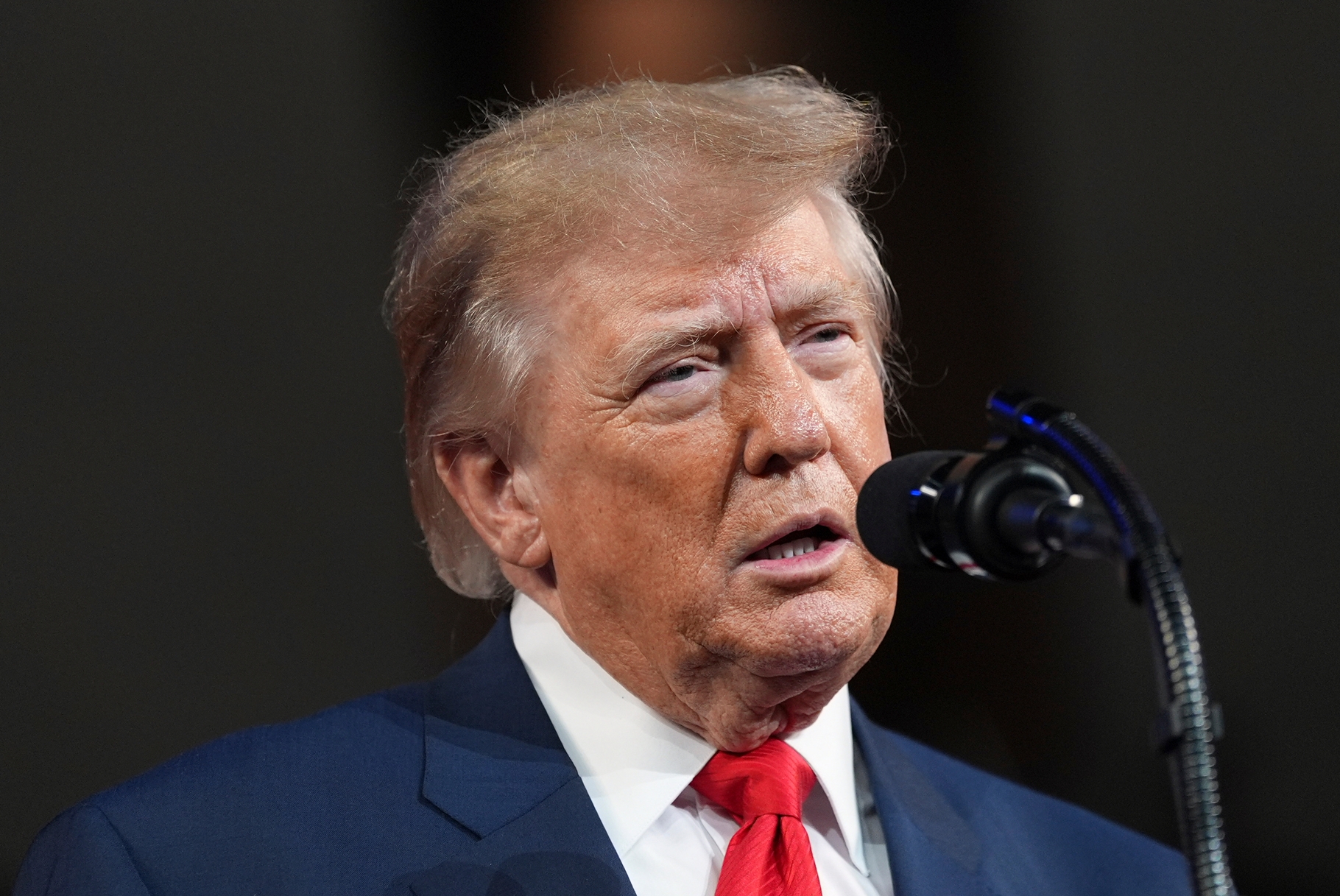 Trump propone rebautizar el Atlántico o el Pacífico con su propio nombre