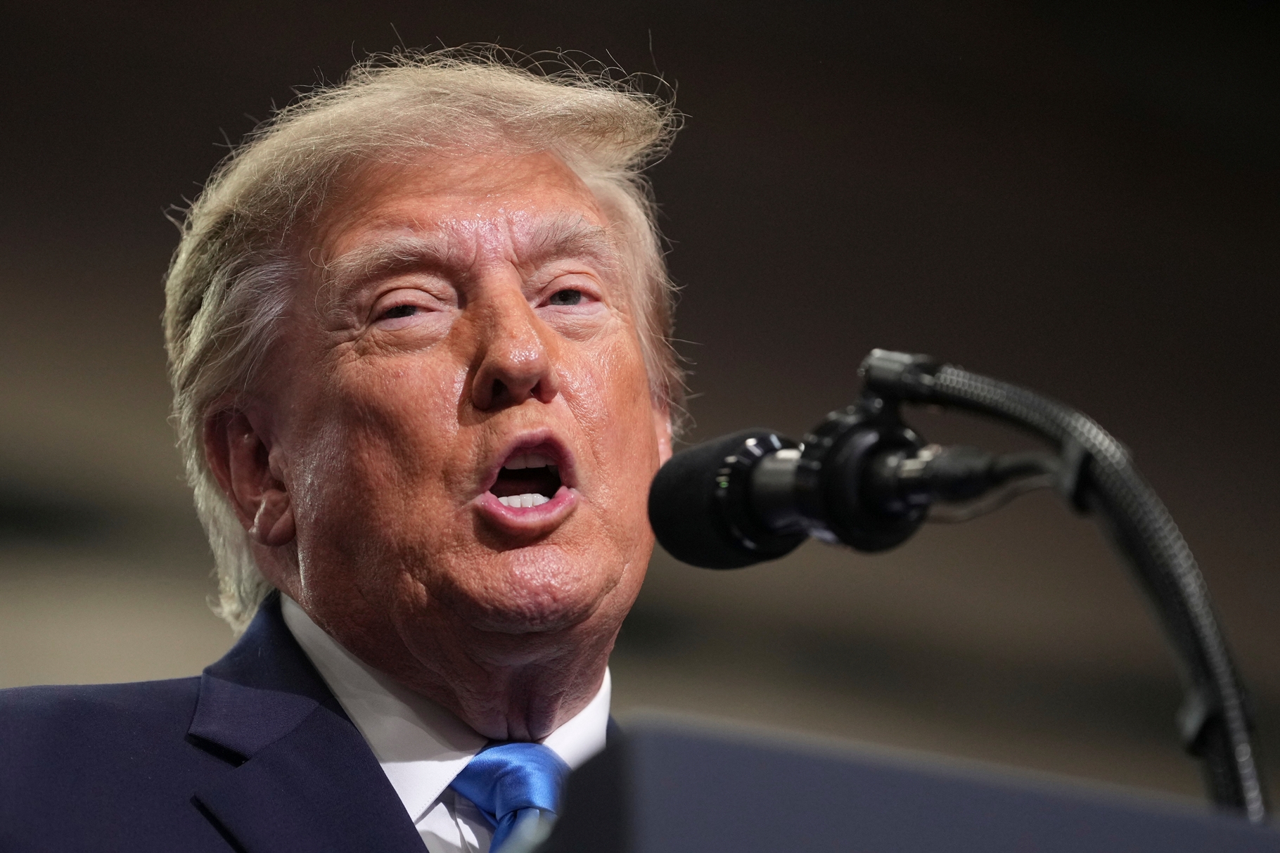 Trump vuelve a prometer cheques de $5,000 dólares si los republicanos ganan las elecciones legislativas