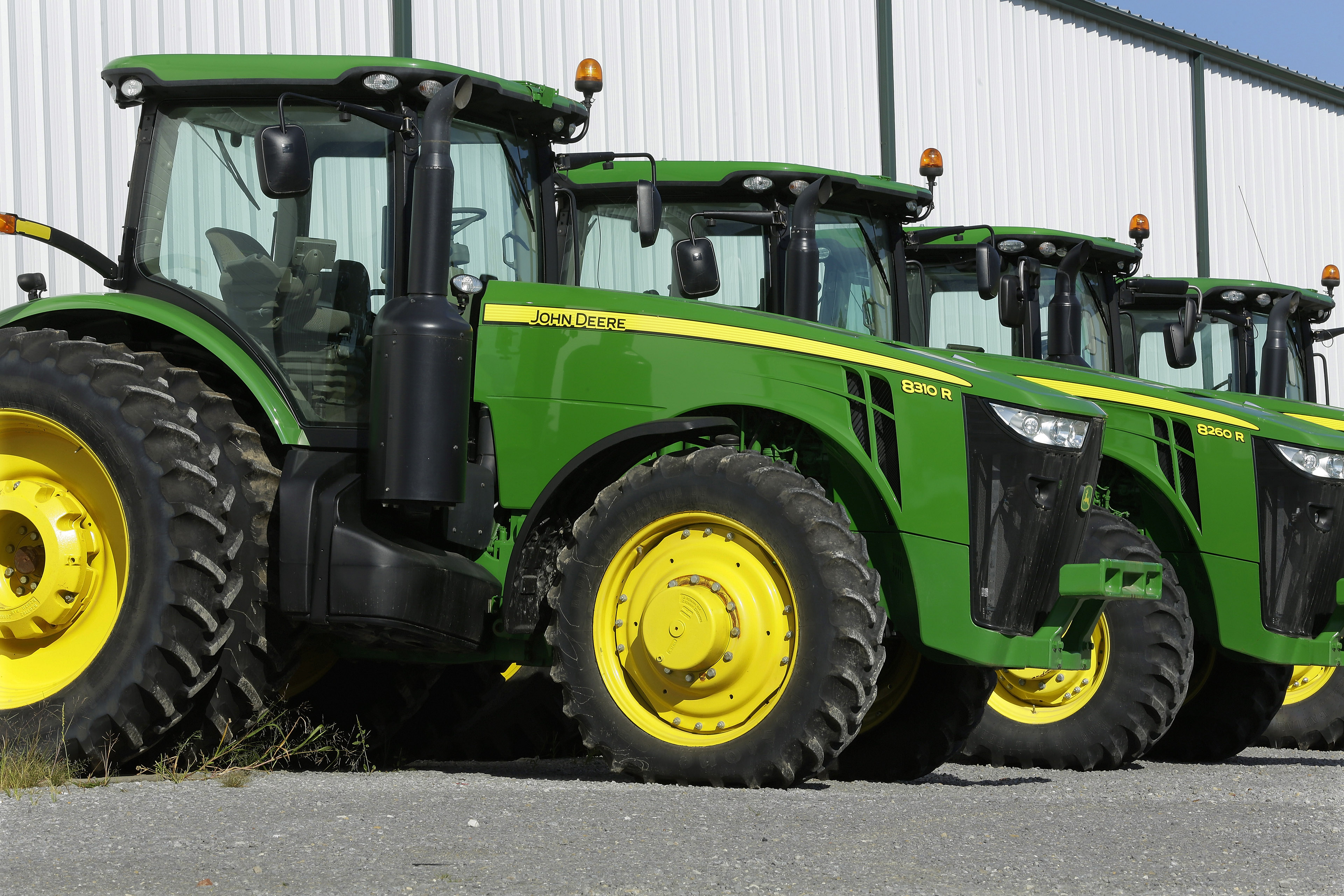 Un tractor con más de 20 jóvenes volcó y dejó 14 personas heridas en Wellsburg