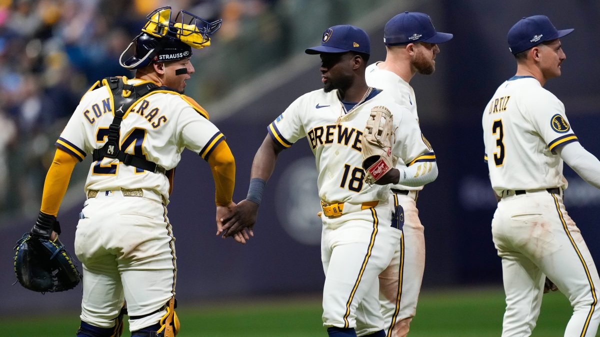 Milwaukee venció 2-1 a los Dodgers en el Juego 1 de la Serie de Campeonato de la Liga Nacional
