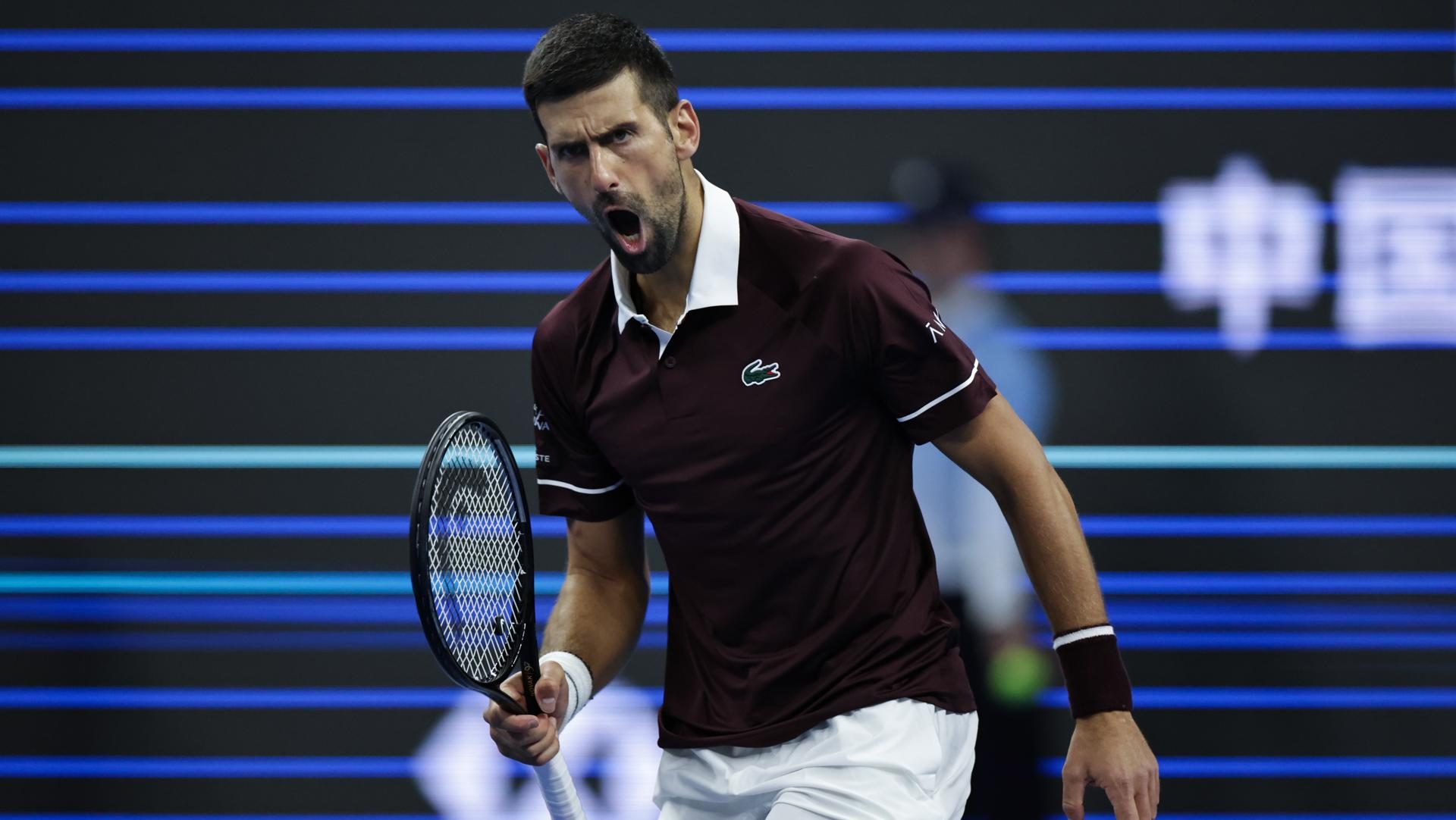 Djokovic vence a Zverev en Pekín y bate el récord histórico de Rafa Nadal