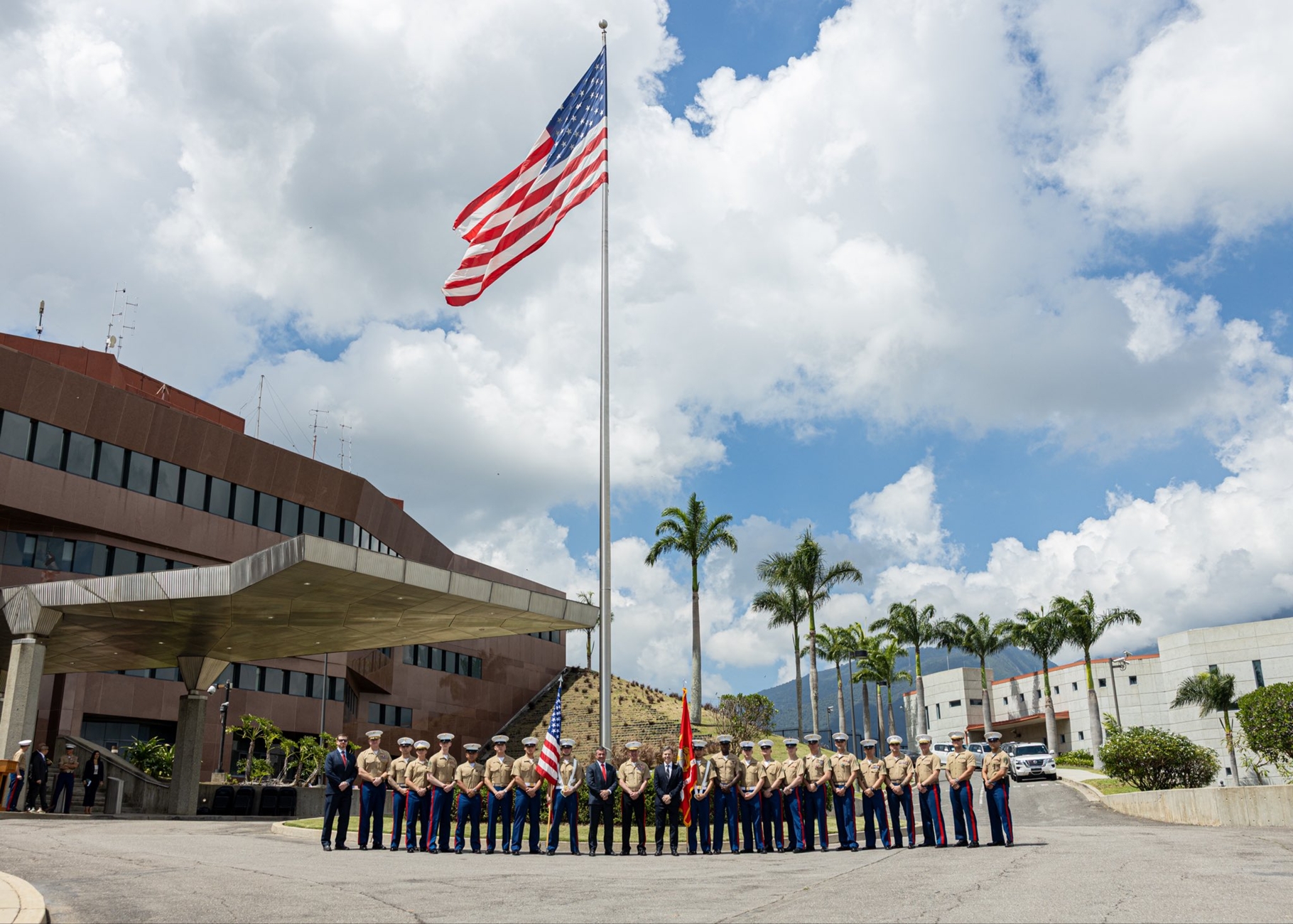 EE.UU. reactivó el destacamento de seguridad de Marines en su embajada en Caracas