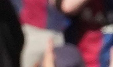 Roger Brugué, del Levante, celebra tras marcar el segundo gol de su equipo durante el partido de la Liga española entre el Levante y el Barcelona. Imagen referencial.