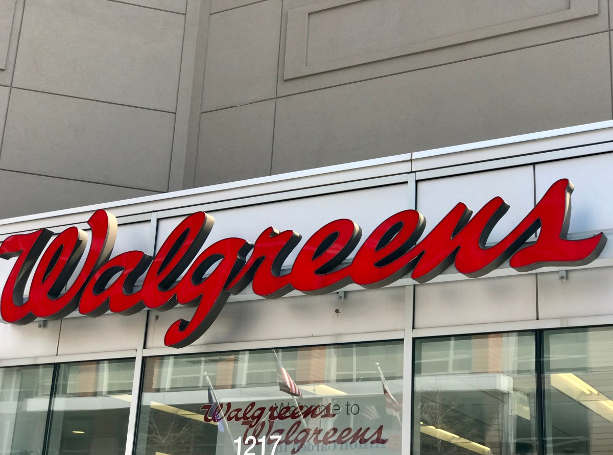 Walgreens ofrece empleo temporal en Brooklyn para atender clientes y trabajar en caja